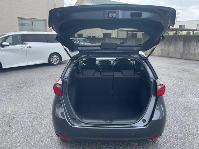 ホンダ フィット ホーム 茨城県 2023(令5)年 1.5万km メテオロイドグレーメタリック ワンオーナー/9インチホンダコネクトディスプレーナビ/ETC2.0/ホンダセンシング/・車線逸脱/・踏み間違え軽減システム/・パーキングセンサー/・衝突軽減ブレーキ/LEDヘッドライト/純正ドライブレコーダー（前方）/レーダークルーズコントロール/ステアリングスイッチ/オートライト/電格ミラー/合皮ハーフレザーシート/純正バイザー/純正フロアマット