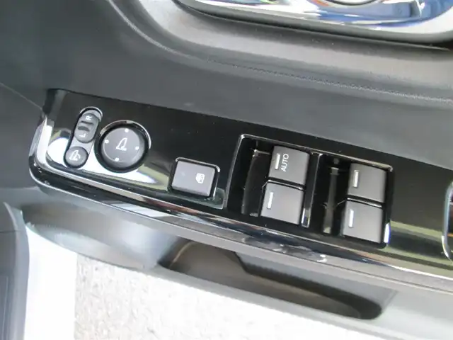 ホンダ Ｎ ＯＮＥ プレミアム 千葉県 2025(令7)年 0.1万km プレミアムサンライトホワイトパール 登録時走行距離539km/ワンオーナー/純正9型ナビ、フルセグTV/バックカメラ/純正オーディオ【DVD/CD/BT/SD/USB】/Honda SENSING/LEDヘッドライト&LEDフォグランプ/アダプティブクルーズコントロール/レーンキープアシスト/リアコーナーセンサー/オートブレーキホールド/プライムスムースフロントシート/前席シートヒーター/純正OPアームレスト&本革製シフトノブ/純正フロアマット/純正ドアバイザー/ビルトインETC/スペアキー/取扱説明書/新車時保証書