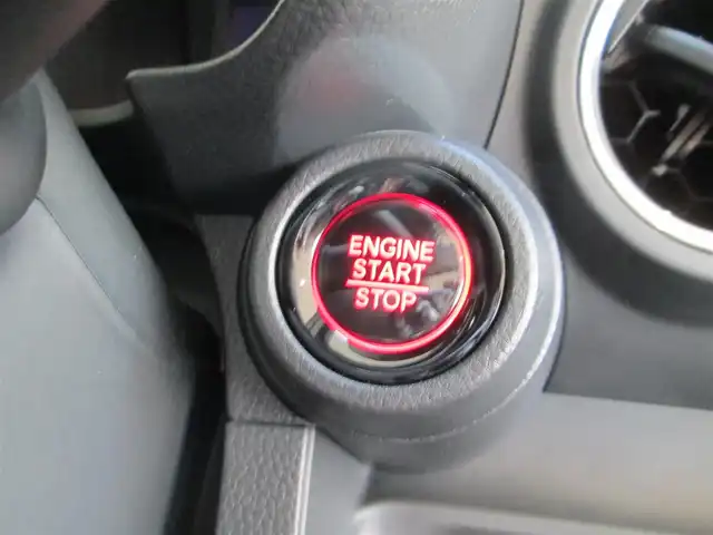 ホンダ Ｎ ＯＮＥ プレミアム 千葉県 2025(令7)年 0.1万km プレミアムサンライトホワイトパール 登録時走行距離539km/ワンオーナー/純正9型ナビ、フルセグTV/バックカメラ/純正オーディオ【DVD/CD/BT/SD/USB】/Honda SENSING/LEDヘッドライト&LEDフォグランプ/アダプティブクルーズコントロール/レーンキープアシスト/リアコーナーセンサー/オートブレーキホールド/プライムスムースフロントシート/前席シートヒーター/純正OPアームレスト&本革製シフトノブ/純正フロアマット/純正ドアバイザー/ビルトインETC/スペアキー/取扱説明書/新車時保証書