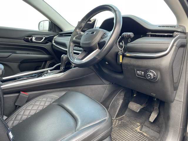 クライスラー・ジープ ジープ コマンダー リミテッド 新潟県 2023(令5)年 4.8万km 黒 4WD/純正メモリナビ/BT/フルセグテレビ/全方位カメラ/ETC/ドライブレコーダー/衝突被害軽減ブレーキ/レーンキープアシスト/レーダークルーズコントロール/サンルーフ/革シート/パワーシート/シートヒーター/パーキングアシスト/コーナーセンサー/パワーバックドア/スマートキー/プッシュスタート/LEDヘッドライト/オートライト/フォグランプ/純正18インチアルミホイール