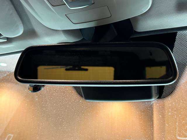 メルセデス・ベンツ ゲレンデヴァーゲン Ｇ３５０ ブルーテック 千葉県 2014(平26)年 6.2万km ポーラホワイト ラグジュアリーＰＫＧ　/ＡＣＣ　/黒革シート　/サンルーフ　/ディスプレイオーディオ　/バックカメラ　/ＣａｒＰｌａｙ　/ｈａｒｍａｎｋａｒｄｏｎサウンド　/シートヒーター　/バイキセノンヘッドライト　/ＢＳＭ　/ドラレコ