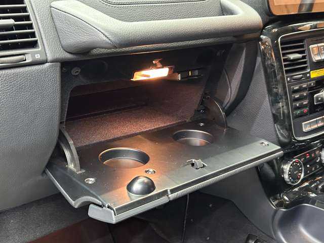 メルセデス・ベンツ ゲレンデヴァーゲン Ｇ３５０ ブルーテック 千葉県 2014(平26)年 6.2万km ポーラホワイト ラグジュアリーＰＫＧ　/ＡＣＣ　/黒革シート　/サンルーフ　/ディスプレイオーディオ　/バックカメラ　/ＣａｒＰｌａｙ　/ｈａｒｍａｎｋａｒｄｏｎサウンド　/シートヒーター　/バイキセノンヘッドライト　/ＢＳＭ　/ドラレコ