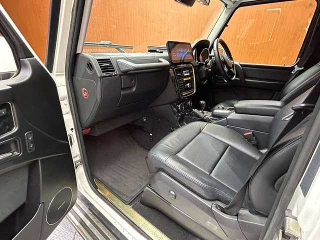 メルセデス・ベンツ ゲレンデヴァーゲン Ｇ３５０ ブルーテック 千葉県 2014(平26)年 6.2万km ポーラホワイト ラグジュアリーＰＫＧ　/ＡＣＣ　/黒革シート　/サンルーフ　/ディスプレイオーディオ　/バックカメラ　/ＣａｒＰｌａｙ　/ｈａｒｍａｎｋａｒｄｏｎサウンド　/シートヒーター　/バイキセノンヘッドライト　/ＢＳＭ　/ドラレコ