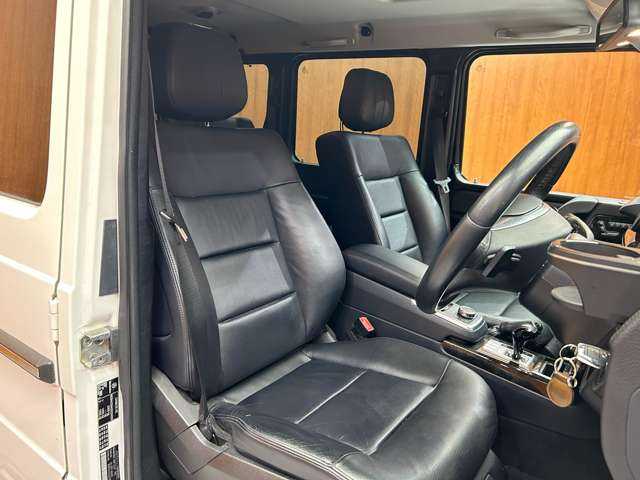 メルセデス・ベンツ ゲレンデヴァーゲン Ｇ３５０ ブルーテック 千葉県 2014(平26)年 6.2万km ポーラホワイト ラグジュアリーＰＫＧ　/ＡＣＣ　/黒革シート　/サンルーフ　/ディスプレイオーディオ　/バックカメラ　/ＣａｒＰｌａｙ　/ｈａｒｍａｎｋａｒｄｏｎサウンド　/シートヒーター　/バイキセノンヘッドライト　/ＢＳＭ　/ドラレコ