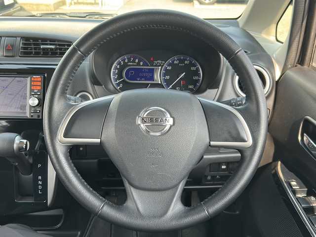 日産 デイズ ハイウェイスターG ターボ 石川県 2016(平28)年 2.9万km ブラック 純正ナビ（AM/FM/DVD/BT/フルセグ）/全方位カメラ/衝突被害軽減システム/横滑り防止装置/アイドリングストップ/オートHIDライト/フォグライト/純正アルミホイール/社外フロアマット/革巻きステアリング/プッシュスタート/スマートキー/スペアキー