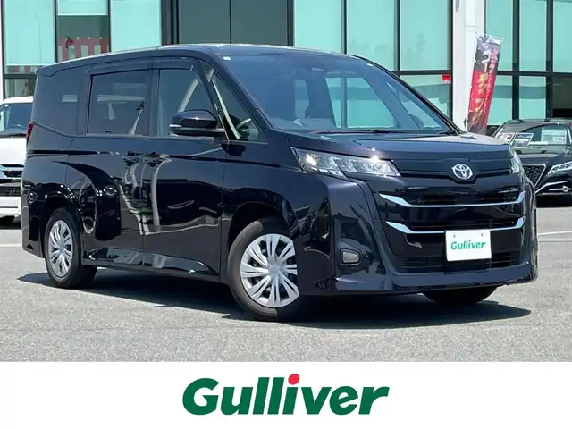 トヨタ ノア X 奈良県 2023(令5)年 1.2万km スパークリングブラックパールクリスタルシャイン 純正ディスプレイオーディオ　/Ｂｌｕｅｔｏｏｔｈ　/バックカメラ　/追従型クルーズコントロール/純正フロアマット　/両側スライドドア　/衝突被害軽減ブレーキ　/横滑り防止装置　/Ｗ＋サイド＋カーテンエアバッグ　/オートＬＥＤライト/オートハイビーム