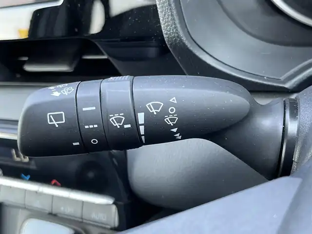 トヨタ ノア X 奈良県 2023(令5)年 1.2万km スパークリングブラックパールクリスタルシャイン 純正ディスプレイオーディオ　/Ｂｌｕｅｔｏｏｔｈ/USB入力端子　/バックカメラ　/追従型クルーズコントロール/純正フロアマット　/両側スライドドア　/衝突被害軽減ブレーキ　/横滑り防止装置　/Ｗ＋サイド＋カーテンエアバッグ　/オートＬＥＤライト/オートハイビーム/保証書/取扱説明書/スマートキー/スペアキー/盗難防止装置/レーンキープアシスト