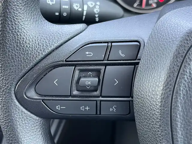 トヨタ ノア X 奈良県 2023(令5)年 1.2万km スパークリングブラックパールクリスタルシャイン 純正ディスプレイオーディオ　/Ｂｌｕｅｔｏｏｔｈ　/バックカメラ　/追従型クルーズコントロール/純正フロアマット　/両側スライドドア　/衝突被害軽減ブレーキ　/横滑り防止装置　/Ｗ＋サイド＋カーテンエアバッグ　/オートＬＥＤライト/オートハイビーム