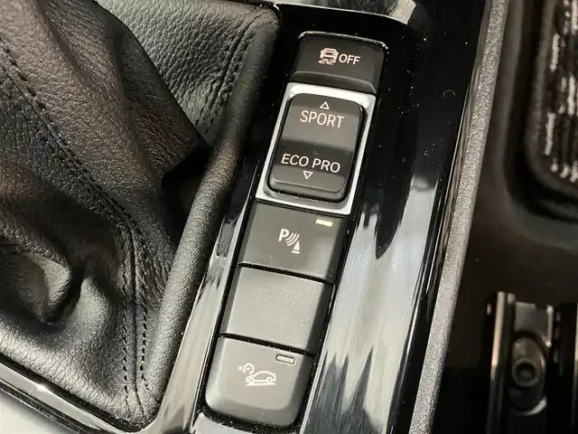 ＢＭＷ Ｘ１ xDrive 20i Mスポーツ 東京都 2018(平30)年 1.9万km アルピンホワイトⅢ ワンオーナー /ドライビングアシスト/・レーンディパーチャーニング・/・前車接近警告機能/・衝突回避・被害軽減ブレーキ/純正ナビゲーション/Bカメラ/ドライブレコーダー/ETC/スマートキー/純正ルーフレール/純正アルミホイール/パワーバックドア/スポーツモード搭載/ISOFIX/点検整備記録簿H30R123456年