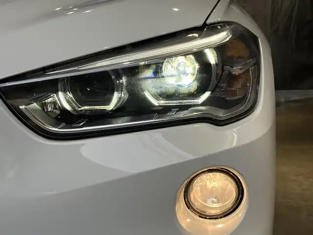 ＢＭＷ Ｘ１ xDrive 20i Mスポーツ 東京都 2018(平30)年 1.9万km アルピンホワイトⅢ ワンオーナー /ドライビングアシスト/・レーンディパーチャーニング・/・前車接近警告機能/・衝突回避・被害軽減ブレーキ/純正ナビゲーション/Bカメラ/ドライブレコーダー/ETC/スマートキー/純正ルーフレール/純正アルミホイール/パワーバックドア/スポーツモード搭載/ISOFIX/点検整備記録簿H30R123456年