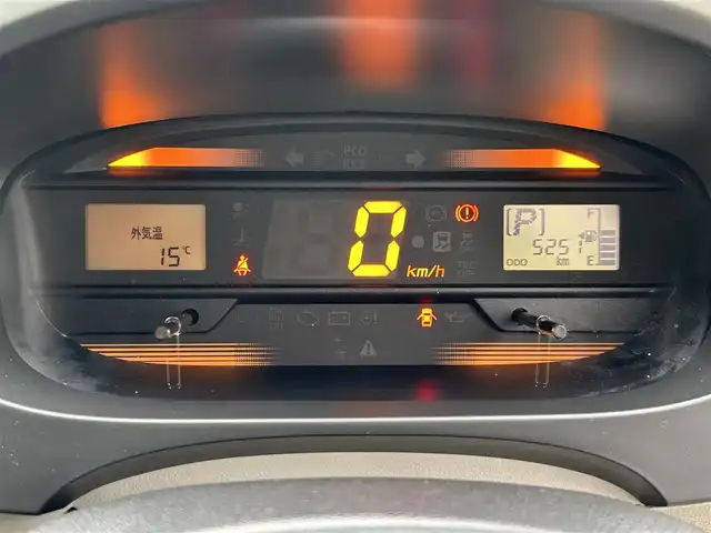 ダイハツ ミラ イース L SA 愛媛県 2015(平27)年 0.6万km ブライトシルバーメタリック 禁煙車/登録時走行距離5251km/純正カーオーディオ/AM/FM/CD/AUX/リモコンキー/衝突軽減ブレーキ/横滑り防止装置/アイドリングストップ/パワーウインドウ/パワーステアリング/Wエアバック/純正フロアマット