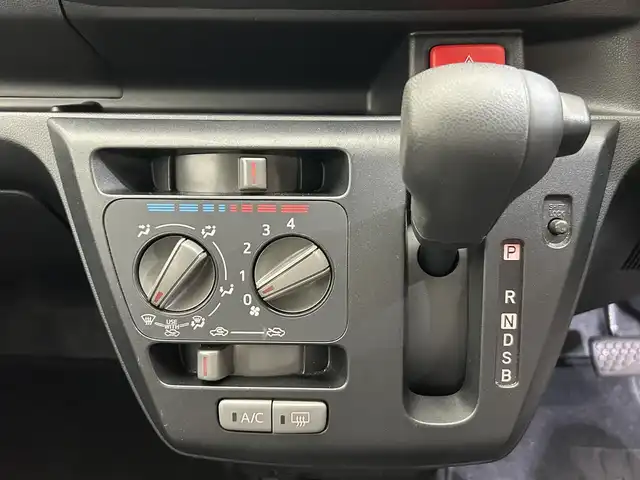 ダイハツ ミラ イース L 愛媛県 2022(令4)年 1.3万km 黒 オーディオ　オートライト　リモコンキー　ＡＣ　ハロゲンヘッドライト　横滑り防止　ＡＢＳ　盗難防止装置　布シート　アイドリングストップ　ダブルエアーバック　