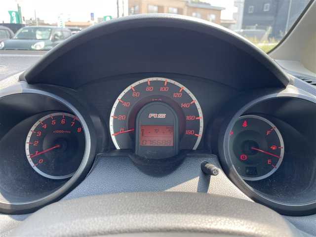 ホンダ フィット RS 福岡県 2011(平23)年 7.7万km プレミアムホワイトパール Honda HDDインターナビ/スロットルコントローラー/リモコンキー/横滑り防止装置/革巻きステアリング/HIDヘッドライト/オートライト/電動格納ミラー/ウインカーミラー/フォグランプ/社外17インチAW/ETC