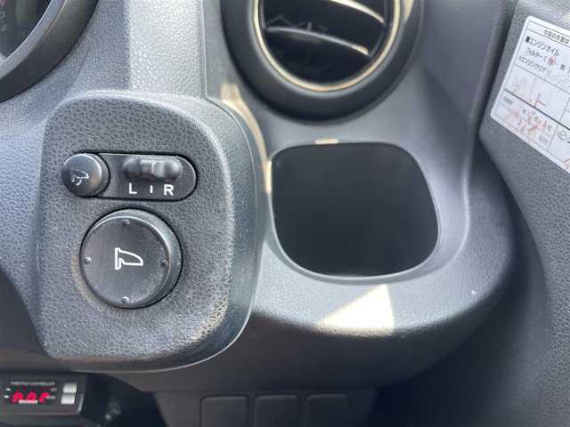 ホンダ フィット RS 福岡県 2011(平23)年 7.7万km プレミアムホワイトパール Honda HDDインターナビ/スロットルコントローラー/リモコンキー/横滑り防止装置/革巻きステアリング/HIDヘッドライト/オートライト/電動格納ミラー/ウインカーミラー/フォグランプ/社外17インチAW/ETC