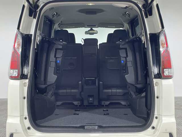 日産 セレナ ハイウェイスター Vセレクション 神奈川県 2017(平29)年 6.8万km ブリリアントホワイトパール 純正7型SDナビゲーション【MM318D-L】/・BT/フルセグTV/CD/DVD/SD/AM/FM/USB/AUX/アラウンドビューモニター/インテリジェントパーキングアシスト/エマージェンシーブレーキ/標識認識/踏み間違い衝突防止アシスト/ふらつき防止/両側電動スライドドア/ビルトインETC/ヒーター付きドアミラー/アイドリングストップ機能/前後クリアランスソナー/革巻きステアリング/ステアリングスイッチ/Autoライト/クルーズコントロール/インテリジェントキー/プッシュスタートボタン/スペアキー/電動格納ミラー/ウィンカーミラー/LEDヘッドライト/純正フロアマット/純正ドアバイザー/純正アルミホイール