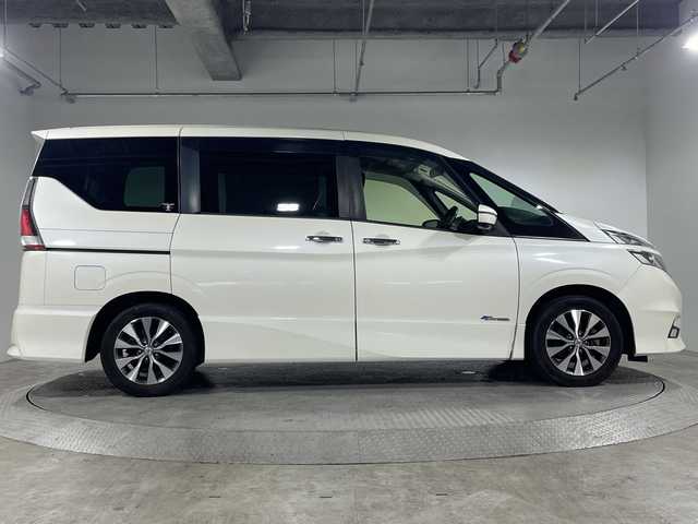 日産 セレナ ハイウェイスター Vセレクション 神奈川県 2017(平29)年 6.8万km ブリリアントホワイトパール 純正7型SDナビゲーション【MM318D-L】/・BT/フルセグTV/CD/DVD/SD/AM/FM/USB/AUX/アラウンドビューモニター/インテリジェントパーキングアシスト/エマージェンシーブレーキ/標識認識/踏み間違い衝突防止アシスト/ふらつき防止/両側電動スライドドア/ビルトインETC/ヒーター付きドアミラー/アイドリングストップ機能/前後クリアランスソナー/革巻きステアリング/ステアリングスイッチ/Autoライト/クルーズコントロール/インテリジェントキー/プッシュスタートボタン/スペアキー/電動格納ミラー/ウィンカーミラー/LEDヘッドライト/純正フロアマット/純正ドアバイザー/純正アルミホイール