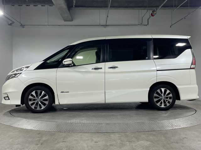 日産 セレナ ハイウェイスター Vセレクション 神奈川県 2017(平29)年 6.8万km ブリリアントホワイトパール 純正7型SDナビゲーション【MM318D-L】/・BT/フルセグTV/CD/DVD/SD/AM/FM/USB/AUX/アラウンドビューモニター/インテリジェントパーキングアシスト/エマージェンシーブレーキ/標識認識/踏み間違い衝突防止アシスト/ふらつき防止/両側電動スライドドア/ビルトインETC/ヒーター付きドアミラー/アイドリングストップ機能/前後クリアランスソナー/革巻きステアリング/ステアリングスイッチ/Autoライト/クルーズコントロール/インテリジェントキー/プッシュスタートボタン/スペアキー/電動格納ミラー/ウィンカーミラー/LEDヘッドライト/純正フロアマット/純正ドアバイザー/純正アルミホイール