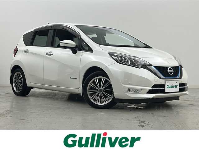 日産 ノート e－パワー X 宮城県 2017(平29)年 8.9万km ブリリアントホワイトパール 禁煙車/エマージェンシーブレーキ/デジタルインナーミラー/車線逸脱防止支援システム/アラウンドビューモニター/純正7型ナビ/・BT.CD.DVD.SD/・フルセグTV/ETC/LEDヘッドライト/LEDフォグライト/プッシュスタート/スマートキー/社外エンジンスターター/アイドリングストップ/横滑り防止/純正フロアマット/純正ドアバイザー/社外16インチAW/冬タイヤ積込み/【社外AW（185/65/15）】/レーダー探知機