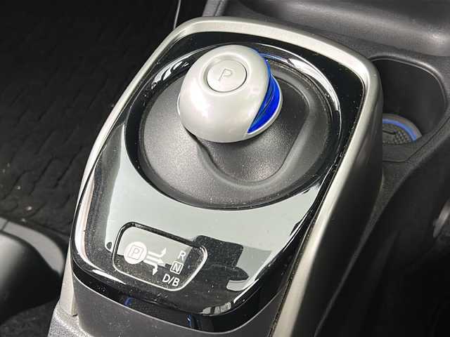 日産 ノート e－パワー X 宮城県 2017(平29)年 8.9万km ブリリアントホワイトパール 禁煙車/エマージェンシーブレーキ/デジタルインナーミラー/車線逸脱防止支援システム/アラウンドビューモニター/純正7型ナビ/・BT.CD.DVD.SD/・フルセグTV/ETC/LEDヘッドライト/LEDフォグライト/プッシュスタート/スマートキー/社外エンジンスターター/アイドリングストップ/横滑り防止/純正フロアマット/純正ドアバイザー/社外16インチAW/冬タイヤ積込み/【社外AW（185/65/15）】/レーダー探知機