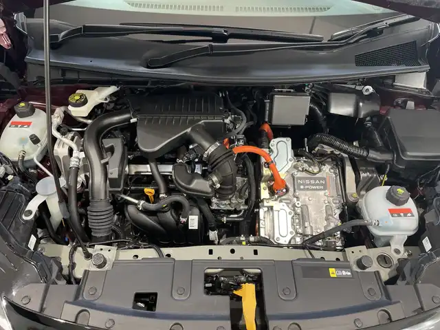 日産 オーラ G 新潟県 2022(令4)年 1.1万km バーガンディー 登録時距離/　１０４７３km/純正メモリーナビ/フルセグ＆ＤＶＤ＆ＢＴ/アラウンドビューモニター/スマートキー/スペアキー/ＬＥＤ/左右バニティミラー/ドライブレコーダー/革巻ステアリング/左右バニティミラー/取説