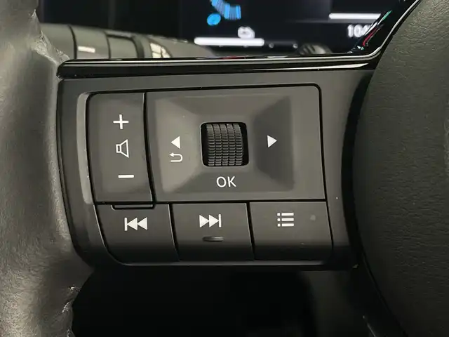 日産 オーラ G 新潟県 2022(令4)年 1.1万km バーガンディー 登録時距離/　１０４７３km/純正メモリーナビ/フルセグ＆ＤＶＤ＆ＢＴ/アラウンドビューモニター/スマートキー/スペアキー/ＬＥＤ/左右バニティミラー/ドライブレコーダー/革巻ステアリング/左右バニティミラー/取説