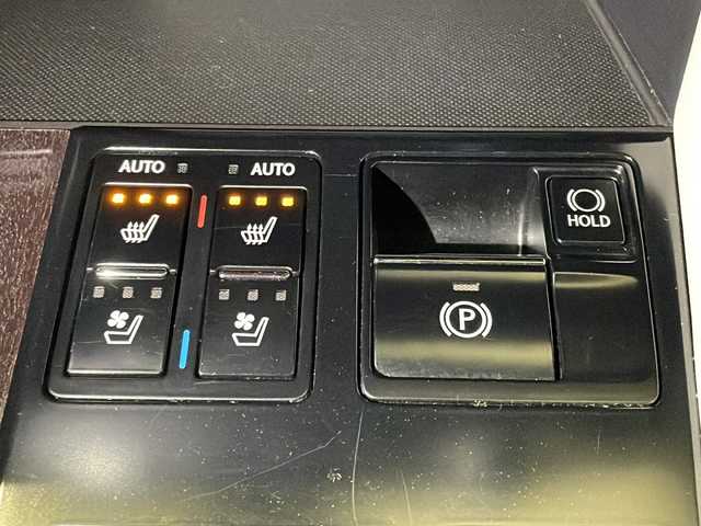 レクサス ＲＸ 300 Fスポーツ 新潟県 2020(令2)年 4.4万km ホワイトノーヴァガラスフレーク ムーンルーフ/12.3インチタッチワイドディスプレイ＆リモートタッチ（タッチパッド式）/・ナビゲーションシステム/・CD/DVD/TV/BT/AUX/リヤビューカメラ/プリクラッシュセーフティ/ヘッドアップディスプレイ/レーダークルーズコントロール/ブレーキアシスト/運転席/助手席シートヒーター/運転席/助手席ベンチレーション/セカンドシートシートヒーター/ハンドルヒータ/ドライブモードセレクトスイッチ/ドライブレコーダー/ETC2.0/パドルシフト