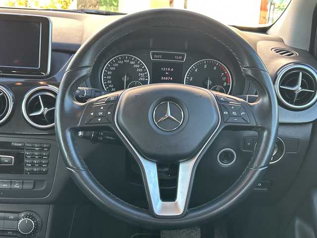 メルセデス・ベンツ Ｂ１８０ 千葉県 2014(平26)年 3.7万km 白 メーカーナビ　バックカメラ　クルーズコントロール　ドラレコ　ＵＳＢ　パドルシフト　フルセグTV　ステアリングスイッチ　パークトロニック　オートライト　HID　１６インチAW　キーレス