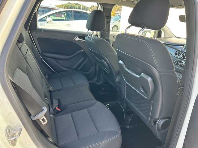 メルセデス・ベンツ Ｂ１８０ 千葉県 2014(平26)年 3.7万km 白 メーカーナビ　バックカメラ　クルーズコントロール　ドラレコ　ＵＳＢ　パドルシフト　フルセグTV　ステアリングスイッチ　パークトロニック　オートライト　HID　１６インチAW　キーレス