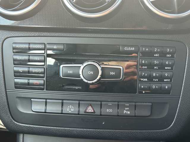 メルセデス・ベンツ Ｂ１８０ 千葉県 2014(平26)年 3.7万km 白 メーカーナビ　バックカメラ　クルーズコントロール　ドラレコ　ＵＳＢ　パドルシフト　フルセグTV　ステアリングスイッチ　パークトロニック　オートライト　HID　１６インチAW　キーレス