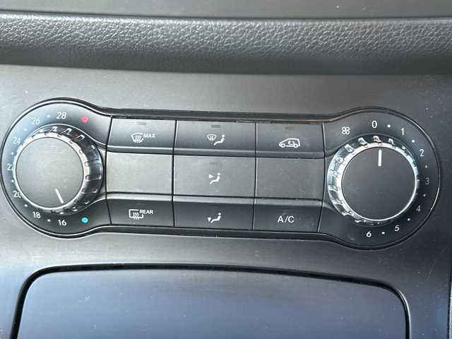 メルセデス・ベンツ Ｂ１８０ 千葉県 2014(平26)年 3.7万km 白 メーカーナビ　バックカメラ　クルーズコントロール　ドラレコ　ＵＳＢ　パドルシフト　フルセグTV　ステアリングスイッチ　パークトロニック　オートライト　HID　１６インチAW　キーレス