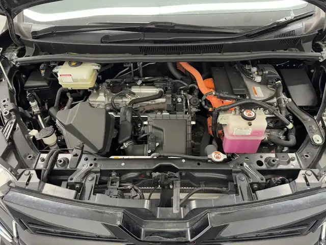 トヨタ ヴォクシー ハイブリッド ZS 三重県 2019(令1)年 3.1万km ブラック ハイブリッド/FF/インパネCVT/純正 9インチナビ NSZT-Y68T/（AM/FM/CD/DVD/TV/SD/SDREC/Bluetooth）/純正 12.1インチ 後席フリップダウンモニター V12T-R68C/バックガイドモニター/モデリスタカスタムパーツ/・エアロキット（F/S/R/Rアンダー）/・スポーツマフラー/・シグネチャーイルミブレード/両側パワースライドドア/ドライブレコーダー 前後/ビルトイン ETC2.0/Toyota Safety Sense/・プリクラッシュセーフティ［PCS］/・レーンディパーチャーアラート［LDA］/・オートハイビーム［AHB］/・インテリジェントクリアランスソナー（パーキングサポートブレーキ［PKSB］（静止物））/装備/・快適温熱シート（D/N）/・クルーズコントロール/・左右独立オートエアコン＋後席クーラー/・オートライト/・LED ヘッドランプ＋フロントフォグランプ/・ステアリングスイッチ/・純正16inAW/・保/取/ナビ取/・スマートキーx2