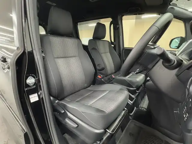 トヨタ ヴォクシー ハイブリッド ZS 三重県 2019(令1)年 3.1万km ブラック ハイブリッド/FF/インパネCVT/純正 9インチナビ NSZT-Y68T/（AM/FM/CD/DVD/TV/SD/SDREC/Bluetooth）/純正 12.1インチ 後席フリップダウンモニター V12T-R68C/バックガイドモニター/モデリスタカスタムパーツ/・エアロキット（F/S/R/Rアンダー）/・スポーツマフラー/・シグネチャーイルミブレード/両側パワースライドドア/ドライブレコーダー 前後/ビルトイン ETC2.0/Toyota Safety Sense/・プリクラッシュセーフティ［PCS］/・レーンディパーチャーアラート［LDA］/・オートハイビーム［AHB］/・インテリジェントクリアランスソナー（パーキングサポートブレーキ［PKSB］（静止物））/装備/・快適温熱シート（D/N）/・クルーズコントロール/・左右独立オートエアコン＋後席クーラー/・オートライト/・LED ヘッドランプ＋フロントフォグランプ/・ステアリングスイッチ/・純正16inAW/・保/取/ナビ取/・スマートキーx2
