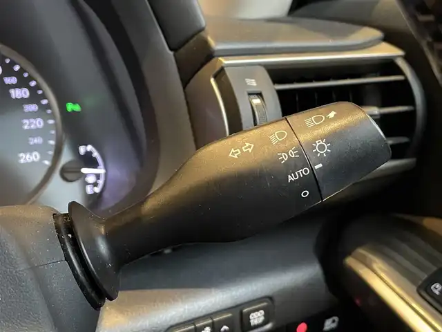 レクサス ＩＳ 300h 佐賀県 2016(平28)年 7.9万km ソニッククォーツ ワンオーナー/純正HDDナビ/CD/DVD/USB/SD/BT/フルセグTV/バックカメラ/クルーズコントロール/衝突被害軽減ブレーキ/パドルシフト/ETC2.0/ハーフレザーシート(ベージュ)/パワーシート/シートヒーター/F/Rコーナーセンサー/保証書