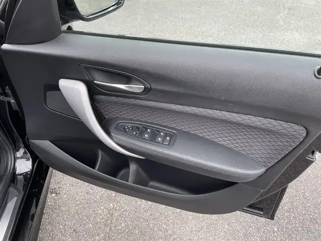 ＢＭＷ １１８ｄ Mスポーツ 愛知県 2018(平30)年 5.8万km 黒 純正ナビ/（CD/DVD/BT/USB/AUX/AM/FM）/バックカメラ/クルーズコントロール/レーンアシスト/ドライブレコーダー/ETC/インテリジェントセーフティ/ウインカーミラー/LEDヘッドライト/フロアマット