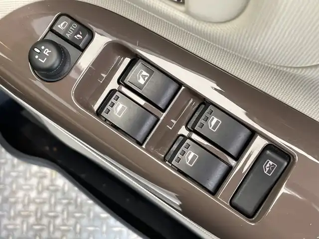 ダイハツ ムーヴ キャンバス X メイクアップ リミテッド SAⅢ 栃木県 2018(平30)年 6.2万km パールホワイトⅢ/ナチュラルベージュマイカメタリック 2トーン メモリナビ/（CD/DVD/Bluetooth）/全方位バックカメラ/スマートアシストIII/両側パワースライドドア/オートライト/LEDヘッドライト/横滑り防止装置/スマートキー/プッシュスタート/アイドリングストップ/ステアリングスイッチ/電動格納ミラー/純正フロアマット