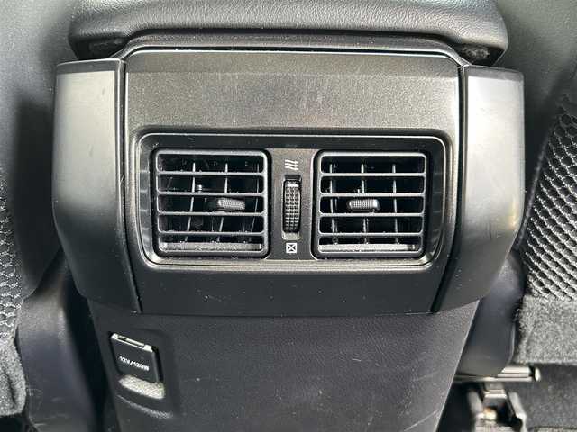 トヨタ ランドクルーザー プラド TX 福岡県 2015(平27)年 4.6万km ホワイトパールクリスタルシャイン ALPINEナビ（Bluetooth・フルセグTV）/ECLIPSE後席用モニター/リフトアップ/ドライブレコーダー（前後）/MKWアルミホイール/ルーフレール/ダウンヒルアシストコントロール/エアバッグ（運転席・助手席・サイド）/カーテンエアバッグ/ETC/スペアタイヤ/電格ミラー/純正フロアマット/布系シート/横滑り防止装置/パワーステアリング/パワーウィンドウ/スマートキー/バックカメラ/ABS/プッシュスタート/保証書/取扱説明書