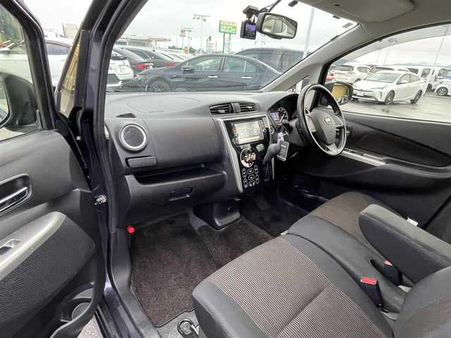 日産 デイズ ハイウェイスターX 福岡県 2013(平25)年 10.2万km プレミアムパープルP (株)IDOMが運営する【じしゃロン八幡西店】の自社ローン専用車両になります。こちらは現金またはオートローンご利用時の価格です。自社ローンご希望の方は別途その旨お申付け下さい/取扱説明書/ナビ取扱説明書/純正SDナビ（MC313D-W）/・ワンセグTV/・Bluetooth/・CD/DVD再生/・AM/FM/バックカメラ/ETC/前方ドライブレコーダー/ベンチシート/純正フロアマット/純正14インチアルミホール/スマートキー/スペアキー