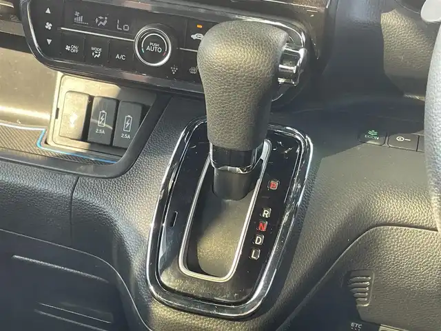 ホンダ Ｎ ＢＯＸ カスタム G L ホンダセンシング 福岡県 2020(令2)年 8.5万km プラチナホワイトパール 純正8インチナビ/（Bカメラ、TV、DVD、CD、Bluetooth、AM、FM、USB）/両側パワースライドドア/シートヒーター/レーダークルーズコントロール/ドラレコ前後/ETC/サンシェード/純正14インチホイール/プリクラッシュ/車線逸脱警報/横滑り防止装置/アイドリングストップ/純正マット/ドアバイザー/プッシュスタート/スマートキー/ステアリングボタン/ワンオーナー/保証書/取扱説明書