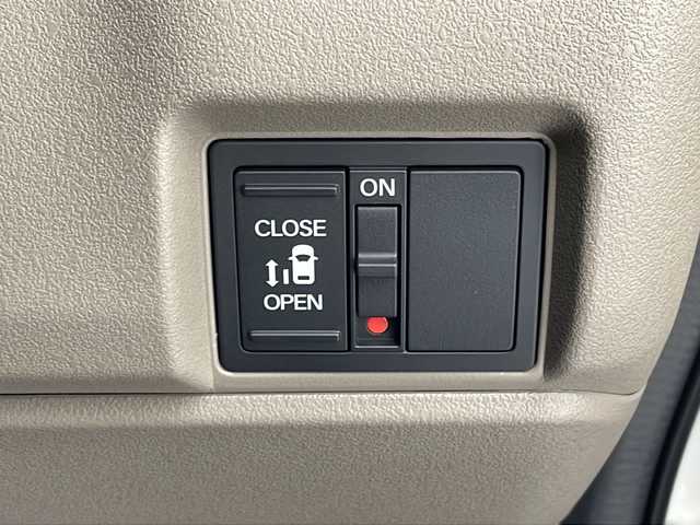 ホンダ Ｎ ＢＯＸ JOY 沖縄県 2025(令7)年 0.1万km プラチナホワイトパール パワースライドドア　/ＬＥＤヘッドライト　/ホンダセンシング　/電子パーキングブレーキ　/前席シートヒーター　/アダプティブクルーズコントロール　/レーンキープアシスト　/プッシュスタート　/スマートキー　/スペアキー/保証書