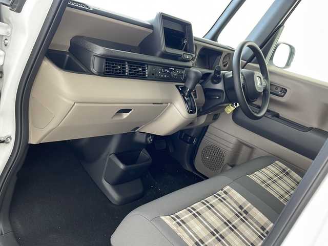 ホンダ Ｎ ＢＯＸ JOY 沖縄県 2025(令7)年 0.1万km プラチナホワイトパール パワースライドドア　/ＬＥＤヘッドライト　/ホンダセンシング　/電子パーキングブレーキ　/前席シートヒーター　/アダプティブクルーズコントロール　/レーンキープアシスト　/プッシュスタート　/スマートキー　/スペアキー/保証書