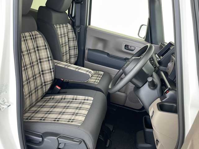 ホンダ Ｎ ＢＯＸ JOY 沖縄県 2025(令7)年 0.1万km プラチナホワイトパール パワースライドドア　/ＬＥＤヘッドライト　/ホンダセンシング　/電子パーキングブレーキ　/前席シートヒーター　/アダプティブクルーズコントロール　/レーンキープアシスト　/プッシュスタート　/スマートキー　/スペアキー/保証書