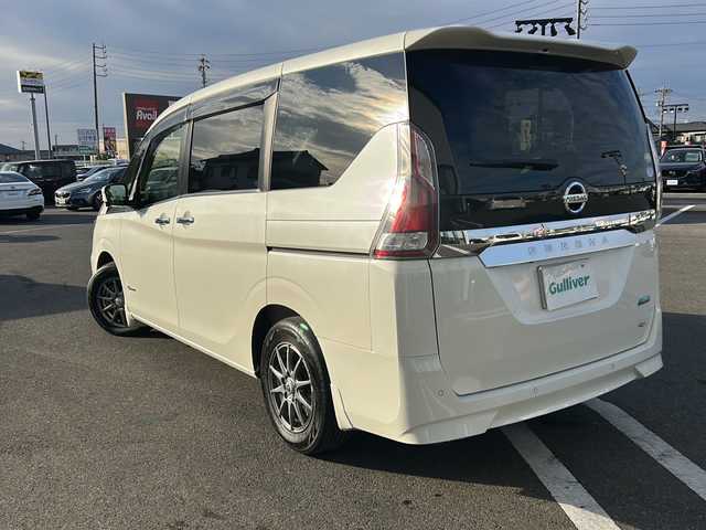 日産 セレナ X Vセレクション 岐阜県 2018(平30)年 8.9万km ブリリアントホワイトパール 登録時走行距離88433km/純正SDナビ/フルセグTV/全方位カメラ/両側パワースライドドア/後席フリップダウンモニター/ドライブレコーダー/純正フロアマット/社外アルミホイール/ETC/Blue tooth/ドアバイザー/プッシュスタート/スマートキー/クルーズコントロール/ABS/横滑り防止装置/コーナーセンサー/オートライト/キセノンヘッドライト/フォグランプ/衝突被害軽減システム