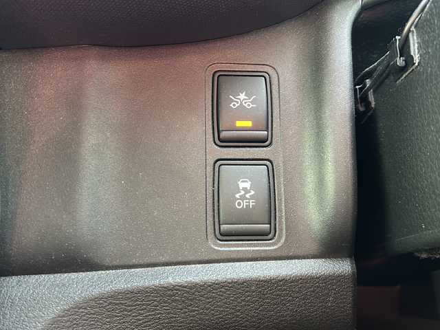 日産 セレナ X Vセレクション 岐阜県 2018(平30)年 8.9万km ブリリアントホワイトパール 登録時走行距離88433km/純正SDナビ/フルセグTV/全方位カメラ/両側パワースライドドア/後席フリップダウンモニター/ドライブレコーダー/純正フロアマット/社外アルミホイール/ETC/Blue tooth/ドアバイザー/プッシュスタート/スマートキー/クルーズコントロール/ABS/横滑り防止装置/コーナーセンサー/オートライト/キセノンヘッドライト/フォグランプ/衝突被害軽減システム