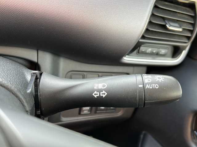 日産 セレナ X Vセレクション 岐阜県 2018(平30)年 8.9万km ブリリアントホワイトパール 登録時走行距離88433km/純正SDナビ/フルセグTV/全方位カメラ/両側パワースライドドア/後席フリップダウンモニター/ドライブレコーダー/純正フロアマット/社外アルミホイール/ETC/Blue tooth/ドアバイザー/プッシュスタート/スマートキー/クルーズコントロール/ABS/横滑り防止装置/コーナーセンサー/オートライト/キセノンヘッドライト/フォグランプ/衝突被害軽減システム