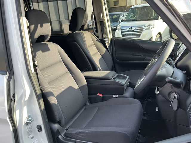 日産 セレナ X Vセレクション 岐阜県 2018(平30)年 8.9万km ブリリアントホワイトパール 登録時走行距離88433km/純正SDナビ/フルセグTV/全方位カメラ/両側パワースライドドア/後席フリップダウンモニター/ドライブレコーダー/純正フロアマット/社外アルミホイール/ETC/Blue tooth/ドアバイザー/プッシュスタート/スマートキー/クルーズコントロール/ABS/横滑り防止装置/コーナーセンサー/オートライト/キセノンヘッドライト/フォグランプ/衝突被害軽減システム