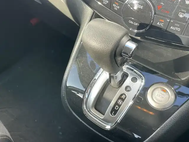 日産 セレナ ハイウェイスター Vセレクション 千葉県 2012(平24)年 10.5万km スーパーブラック 純正７インチナビ/・Bluetooth/・フルセグTV/フリップダウンモニター/追従型クルーズコントロール/ビルトインＥＴＣ/オートライト/カーテンエアバッグ/純正アルミホイール/スマートキー