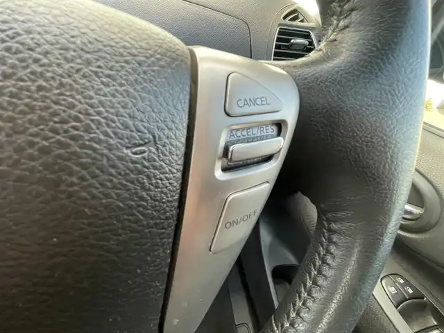 日産 セレナ ハイウェイスター Vセレクション 千葉県 2012(平24)年 10.5万km スーパーブラック 純正７インチナビ/・Bluetooth/・フルセグTV/フリップダウンモニター/追従型クルーズコントロール/ビルトインＥＴＣ/オートライト/カーテンエアバッグ/純正アルミホイール/スマートキー