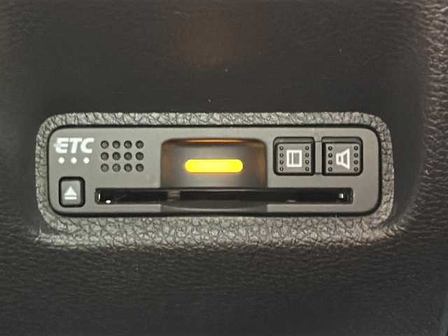 ホンダ シビック タイプR 愛知県 2019(令1)年 1.4万km チャンピオンシップホワイト /禁煙車//シリアルナンバーR-27382//社外ディスプレイオーディオ//Bluetooth・CD/DVD//バックカメラ//ビルトインETC//クルーズコントロール//ドライブモードセレクト//アイドリングストップ//電動パーキング//ブレーキホールド//ドアバイザー//純正２０インチアルミ//LEDオートライト//電動格納ミラーウィンカー//スペアキー×１//取扱説明書//新車保証書