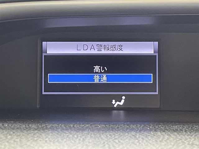 トヨタ ヴォクシー ZS 煌 福岡県 2019(平31)年 8.6万km ブラック 純正9インチナビ(NSZT-Y68T)/AM/FM/CD/DVD/BT/フルセグ/純正12インチフリップダウンモニター/ビルトインETC/バックカメラ/社外前後ドラレコ(CSD-790FHG)/トヨタセーフティセンス/プリクラッシュセーフティ/レーンディパーチャーアラート/オートマチックハイビーム/クルーズコントロール/両側パワースライドドア/ステアリングスイッチ/LEDヘッドライト/スマートキー/プッシュスタート