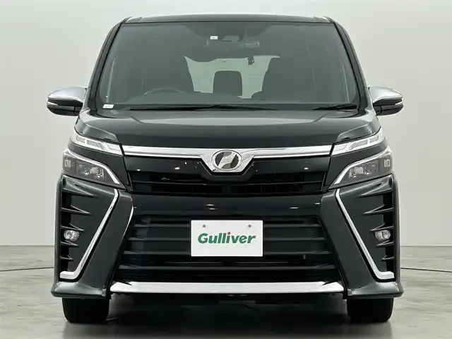 トヨタ ヴォクシー ZS 煌 福岡県 2019(平31)年 8.6万km ブラック 後席モニター　/純正９型ナビ　/ビルトインＥＴＣ　/前後ドラレコ　/クルーズコントロール　/衝突軽減ブレーキ　/レーンキープ　/アイドリングストップ　/両側電動スライドドア　/ＭＴモード付き　/純正１６インチＡＷ　/ＬＥＤ